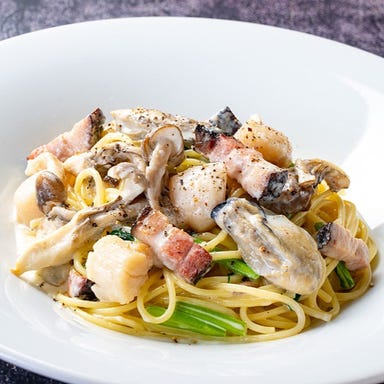 北海道イタリアンバル ミア・ボッカ さいたま新都心店_北海道サロマ湖産カキとホタテ、「農家のベーコン」のクリームソース