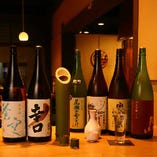 京都をはじめ全国から厳選した日本酒がずらり