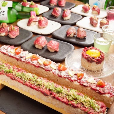 肉×鍋 肉寿司 豚しゃぶ 食べ放題 肉酒場やねん。なんば心斎橋店_肉寿司3貫盛り