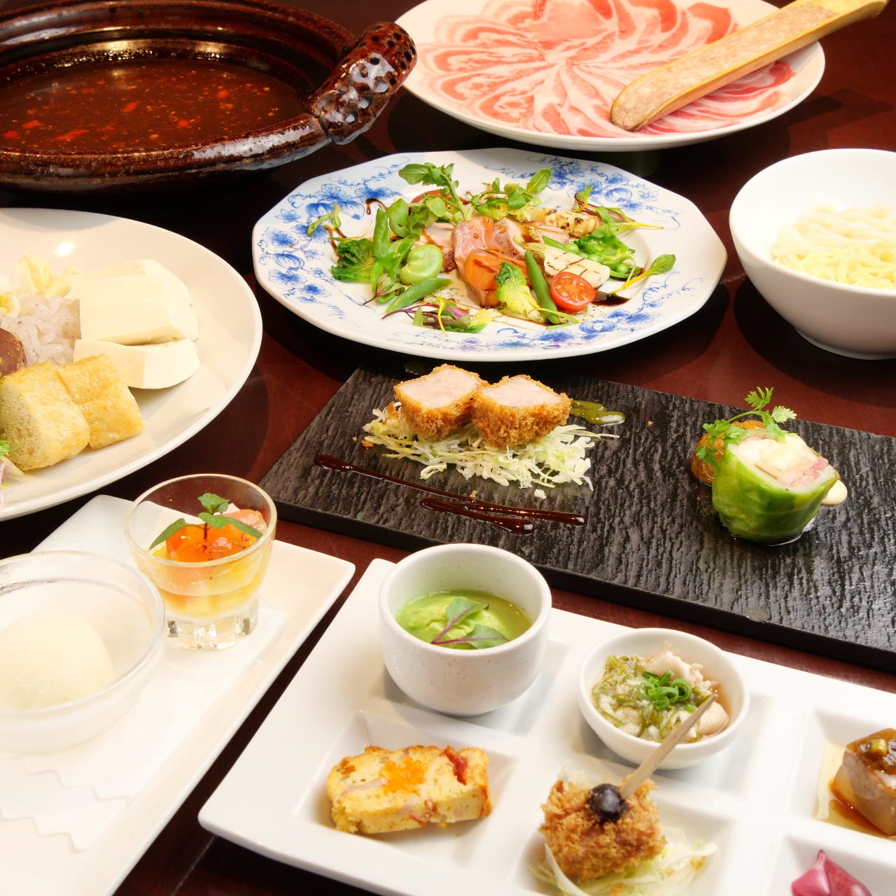 赤城コース ネット予約で1ドリンク付 料理長おすすめコースの詳細 豚肉創作料理 やまと横浜ランドマーク店 みなとみらい 居酒屋 ぐるなび