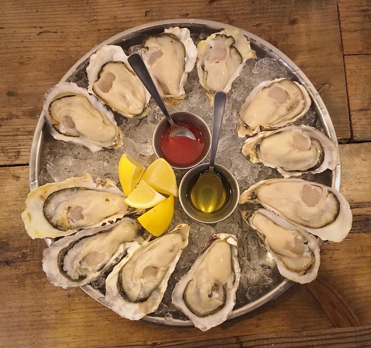 SALTY \eB Oyster House
