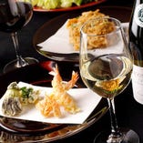       和と洋の伝統が織り成す深味     天ぷらとの相性も抜群。厳選ワインが多数ご用意。