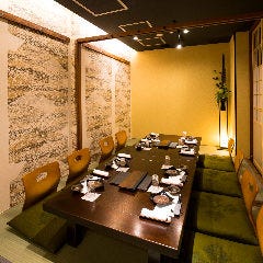 旅館風お座敷和個室もご用意。接待やお顔合わせに最適