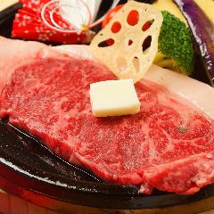 自慢の石焼きや種類豊富なドリンクをご用意しております。