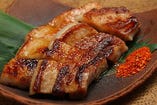 芋豚 厚切りバラ肉の味噌漬焼