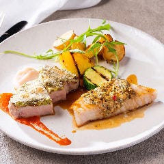 その日仕入れた鮮魚で熟練シェフが織り成すお魚料理に舌鼓