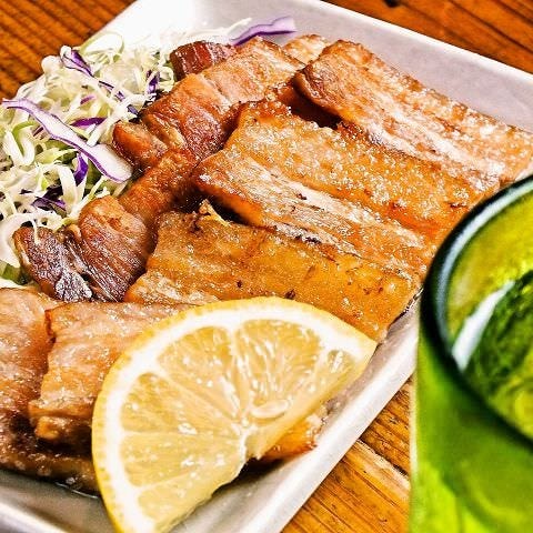 スーチカー￥６００
沖縄は豚肉を塩漬け保存食、網焼きで食す。