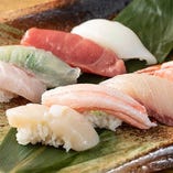 【新鮮魚介】
いい食材を使って、毎月多彩な旬菜をご用意