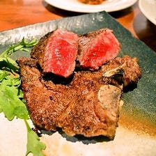 ◆炭火で豪快に塊肉を焼き上げる“ビステッカフィオレンティーナ”Tボーンステーキｺｰｽ8,400円≪記念日に≫