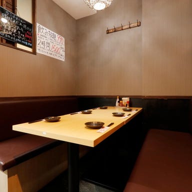 【半個室完備】肉酒場×鉄板料理 代々木酒場 肉さん 代々木本店 店内の画像