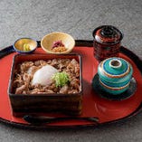 和牛焼き肉重　Wagyu beef Yakiniku rice box