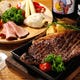 ステーキは、国産黒毛牛12種の部位をラインナップ