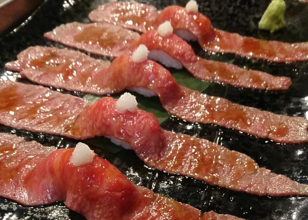 恵比寿の人気焼肉店「焼肉もとやま」の焼肉