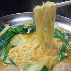 お鍋の〆にはやっぱりラーメン
スープとよく絡み絶品です。