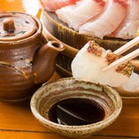 九州から取り寄せる甘口醤油に昆布だしを合わせた自家製刺身醤油