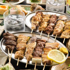 人気！串焼き盛り合せ 炭火で焼くから一味違います！