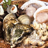 刺身で食べれるほど新鮮な活貝を
お席で焼いてお召上がり下さい。