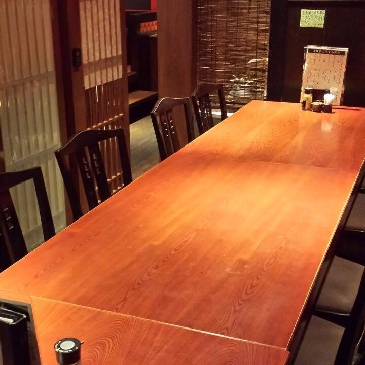 テーブル席・半個室・8名様～12名様
