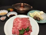 福島牛を使ったしゃぶしゃぶ・関西風すき焼きもお勧めです。