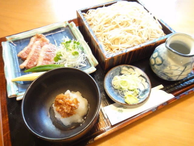 人気の炙り鴨焼きとおろし蕎麦