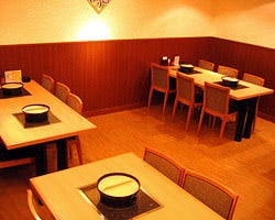 しゃぶ扇 難波オーキャット店のテーブル席
