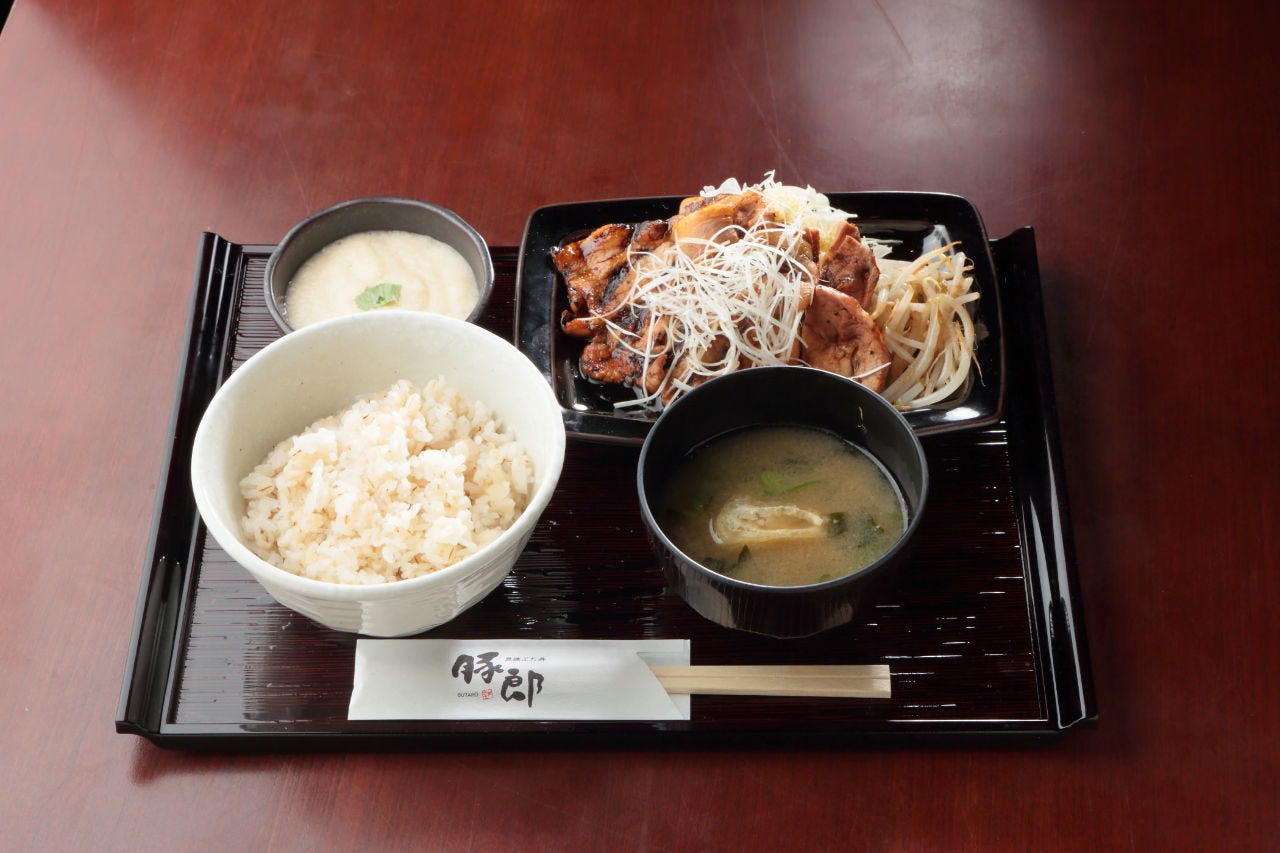 豚 郎 伏見 店