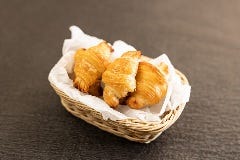 新商品！土・日限定発売！！　ミニクロワッサン、パーネクーペ
