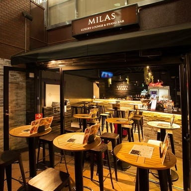 LUXURY STAND MILAS BAR ＆ CAFE 渋谷店 店内の画像