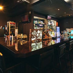 仕事終わりの一杯やちょい飲みに最適のカウンター席:~10名様