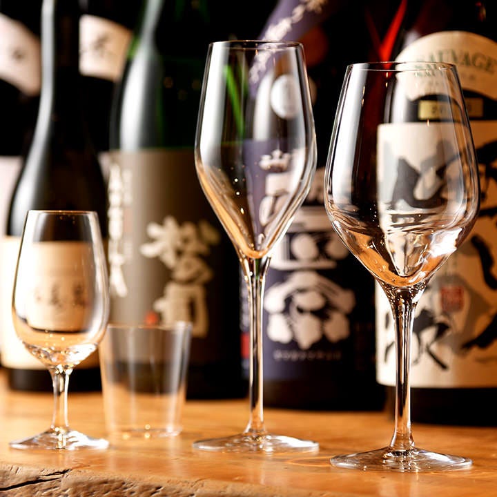 ワインのようにその日本酒の魅力に合わせたグラスでお出しします