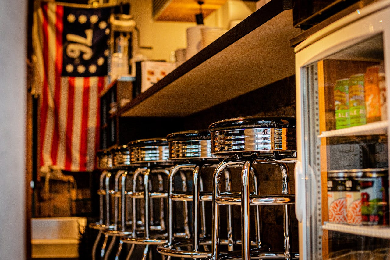 SKOOKUM HOTDOG DINER(スクーカムホットドッグダイナー)（中目黒