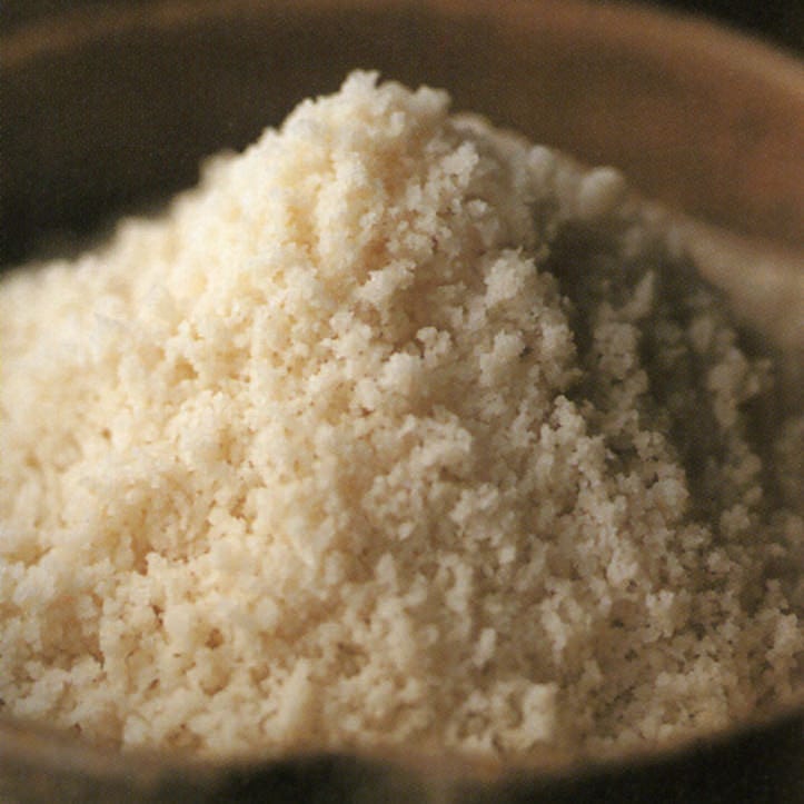 味の決めてにもなる塩には、『沖縄粟国島の天然塩』を使用