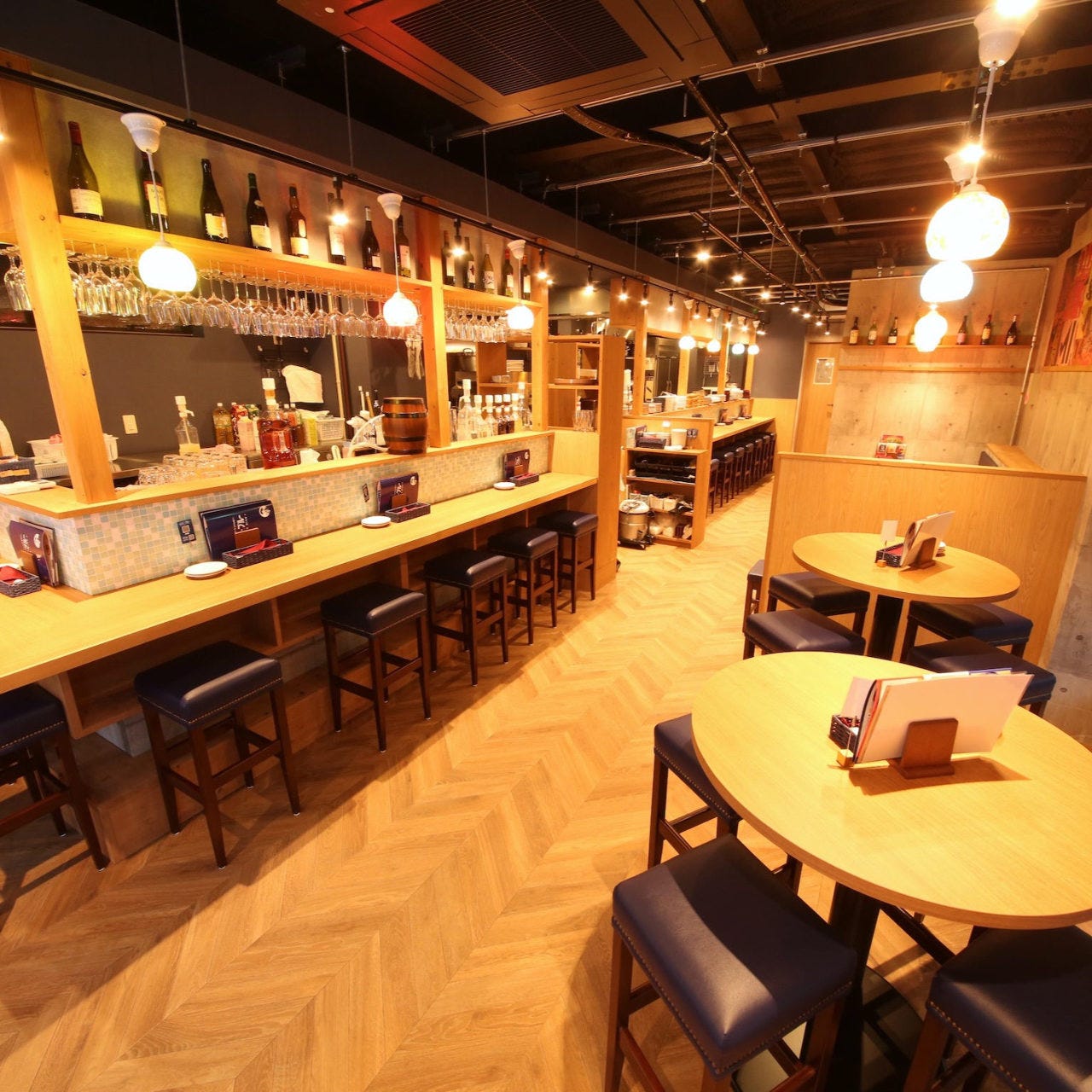 ボナパルト・ブルー 阪急伊丹駅前店 席・個室:席 - 楽天ぐるなび