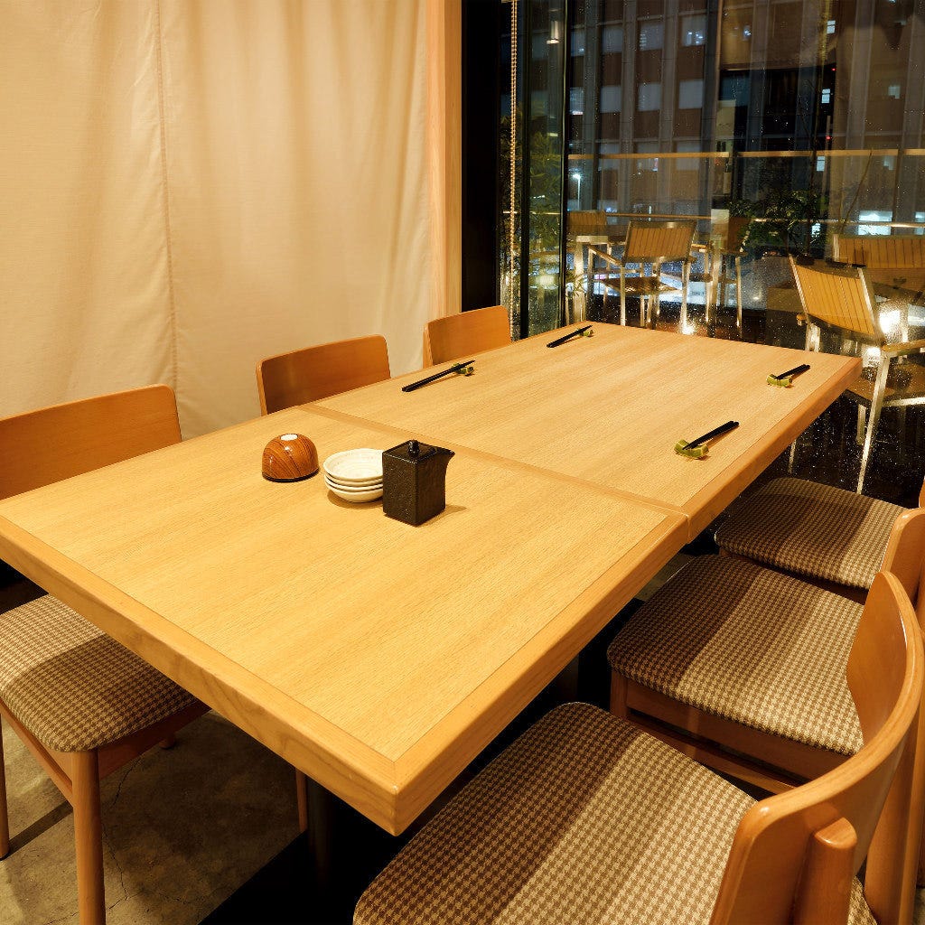 テーブル席・半個室・3名様～8名様