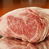 千葉県の豊かな自然の中で育ったしあわせ絆牛は肉質も良く風味豊かな味わい