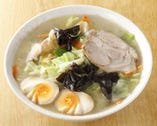 当店一押しラーメン、五目そば