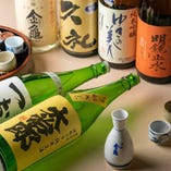 季節に合わせて9種前後の日本酒をご用意しております