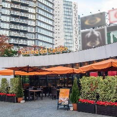 選べるお肉のグリル盛り クッチーナデルカンポ【新宿貸切宴会】_【テラス席（1～4名様）】最大48名様までOK！パラソル付きで雨天時もご利用可◎