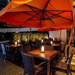 選べるお肉のグリル盛り クッチーナデルカンポ【新宿貸切宴会】_【テラス席（1～4名様）】最大48名様までOK！パラソル付きで雨天時もご利用可◎