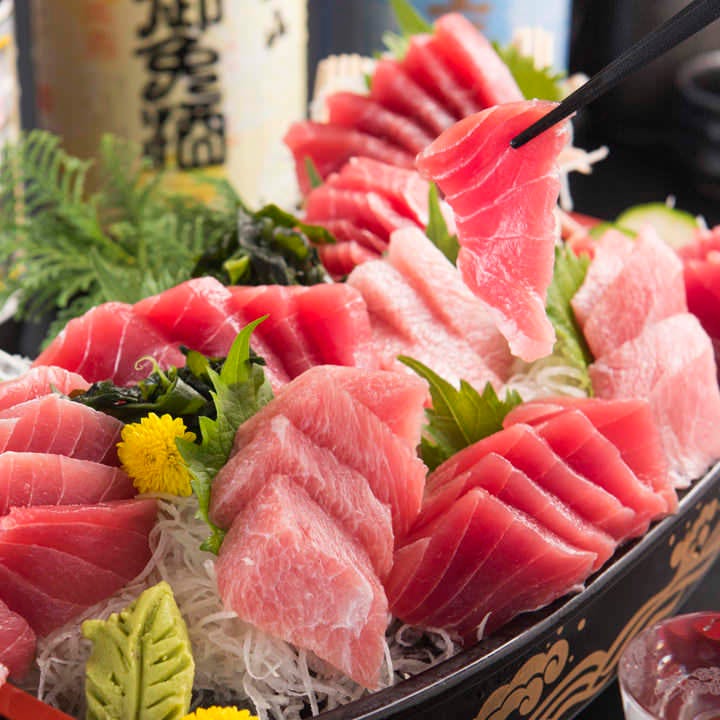 期間限定 選べるまぐろ サーモン ブリお刺身 ６０分８８０円食べ放題 全席個室のプライベート空間 の詳細 焼鳥とまぐろ食べ放題 全席個室居酒屋 魚三蔵 本郷三丁目店 本郷 居酒屋 ぐるなび