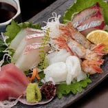 引き締まった日本海の旬の魚をお造りで。