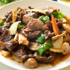 全200種食べ飲み放題 135酒場 池袋西口立教通り店_黒胡椒の牛肉炒め