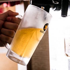 全200種食べ飲み放題 135酒場 池袋西口立教通り店_キンキンに冷えたジョッキで飲む生ビール