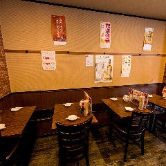全200種食べ飲み放題 135酒場 池袋西口立教通り店_片側ソファーのテーブル席（～10名様）