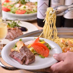 特選和牛ステーキや手仕込みのビーフシチューなど逸品がずらり
