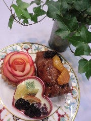バターケーキやクッキー、焼き菓子のお持ち帰りもできます。