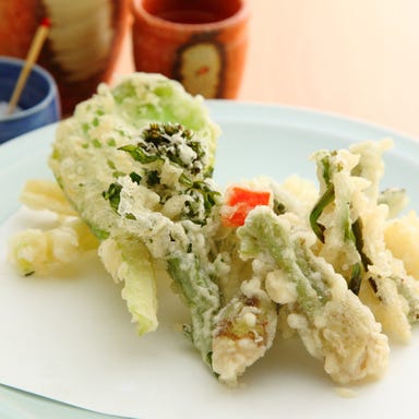 日本ばし やぶ久 「両国江戸NOREN店」_春野菜天ぷら盛り合わせ