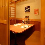 京都デートにオススメ！
大人気！１階２名様テーブル個室