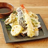 大海老と五種の野菜の天ぷら盛合せ