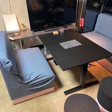 Bar Guild_テーブル席(2~4名様×1卓)(4~6名様×1卓)